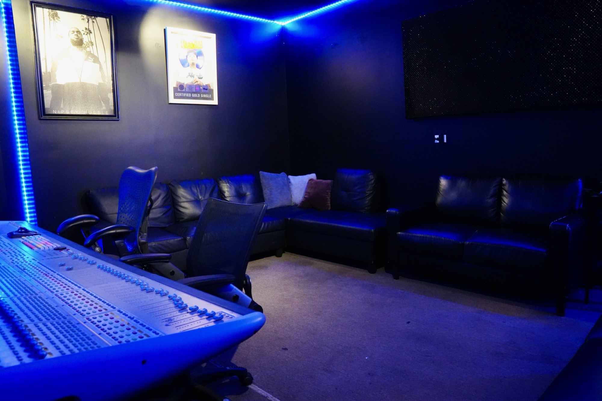 STUDIO A, photo 1 of 9
